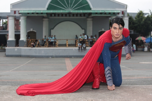 Herbert Chavez đã trải qua 19 cuộc phẫu thuật để có ngoại hình giống Superman.